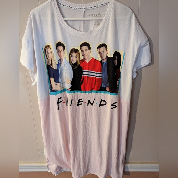 FRIENDS Intimates & Sleepwear Friends Tv Show Womens Pink And White